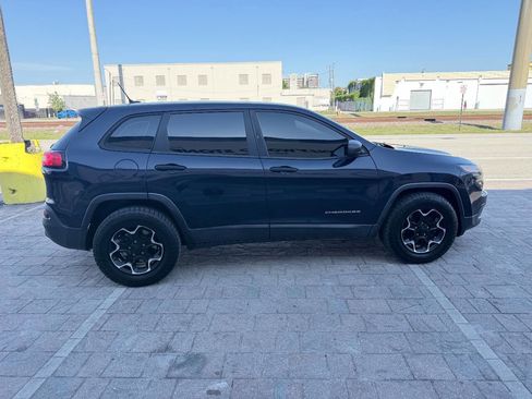 Used 2014 Jeep Cherokee Sport image 8