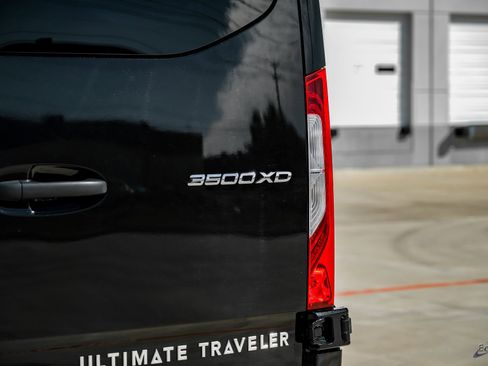 Used 2023 Mercedes-Benz Sprinter 3500 image 32