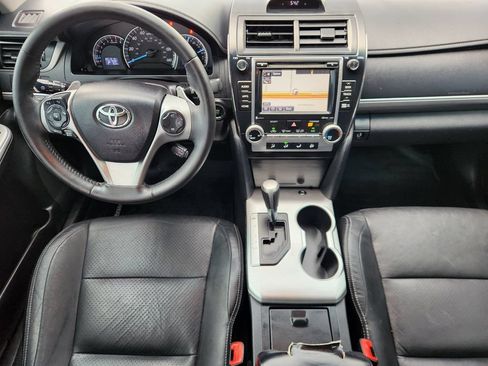 Used 2014 Toyota Camry SE w/ Moonroof Package FWD image 26
