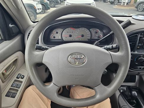 Used 2004 Toyota Sequoia SR5 AWD/4WD image 19