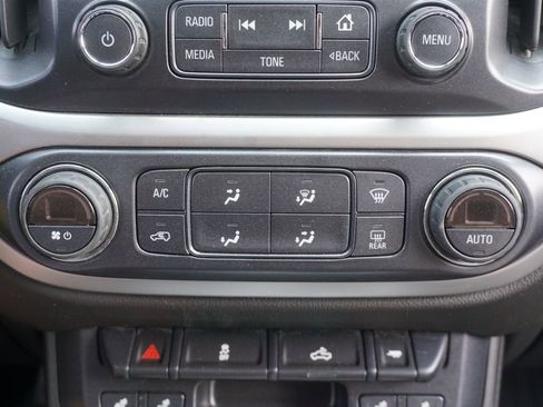 Used 2017 Chevrolet Colorado LT AWD/4WD image 10