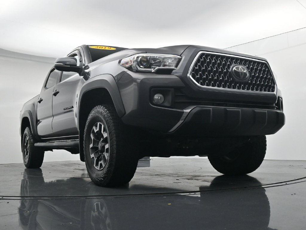 Used 2019 Toyota Tacoma TRD Off-Road AWD/4WD image 32