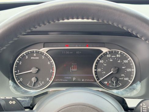 Used 2025 Nissan Pathfinder SV FWD image 21