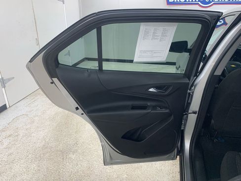 Used 2020 Chevrolet Equinox LT image 18