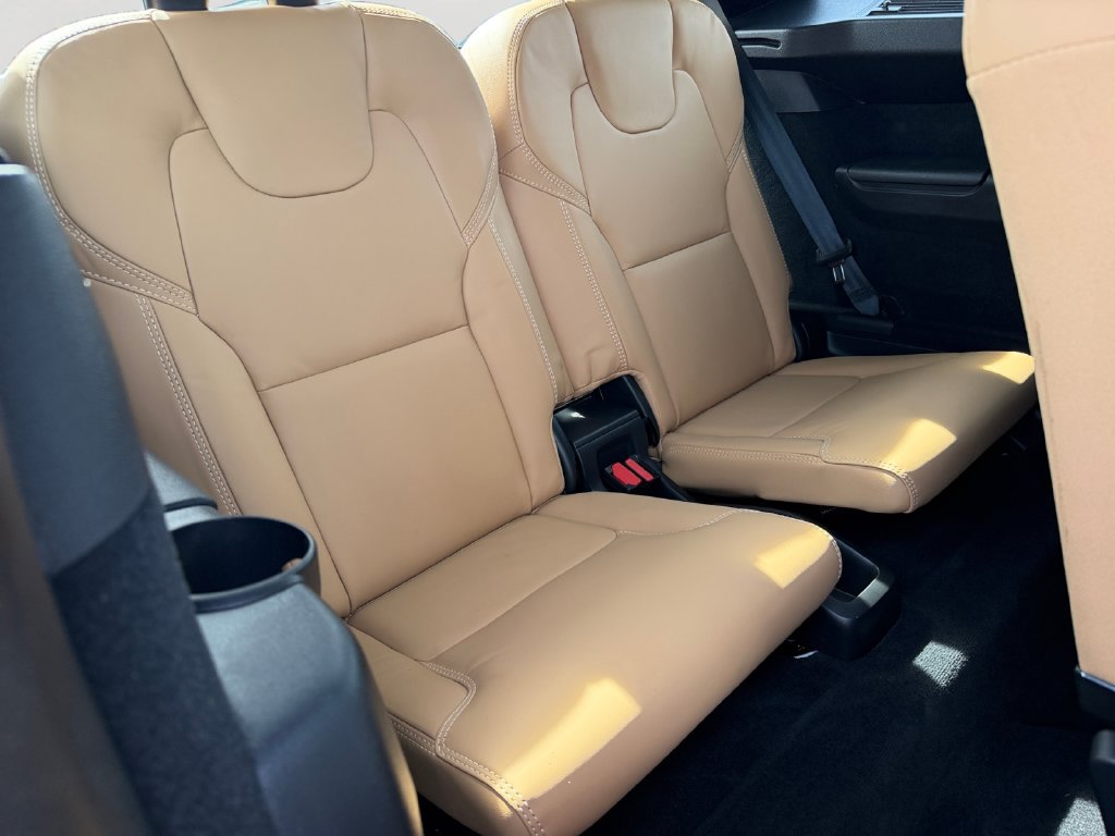 Certified 2025 Volvo XC90 T8 Ultra w/ Protection Package Premier AWD/4WD image 10