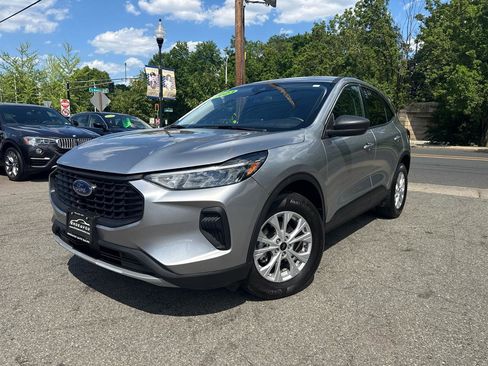 Used 2023 Ford Escape Active AWD/4WD image 3