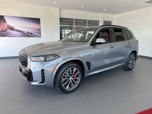 New 2026 BMW X5 xDrive50e w/ M Sport Package image 4