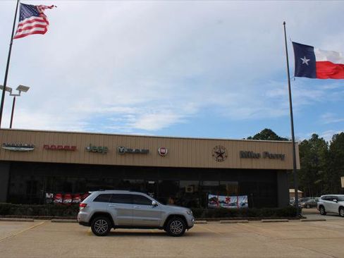 Certified 2021 Jeep Grand Cherokee Limited w/ Trailer Tow Group IV image 5