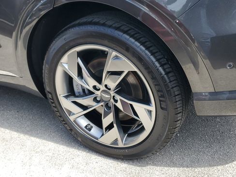 Used 2025 Genesis Electrified GV70 Advanced image 10