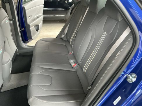 Used 2026 Hyundai Elantra Sport FWD image 13