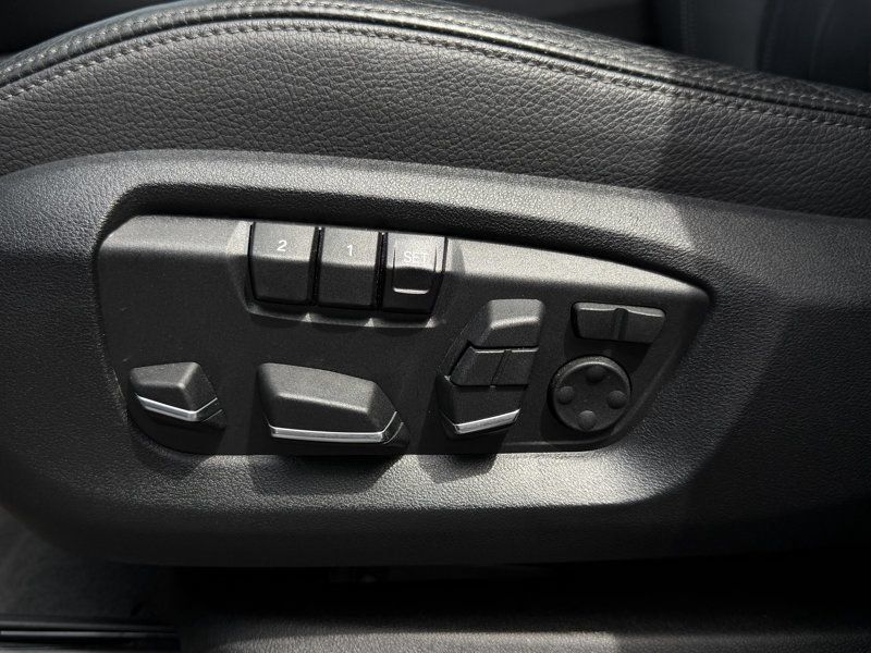 Used 2019 BMW X6 sDrive35i w/ Premium Package RWD image 13