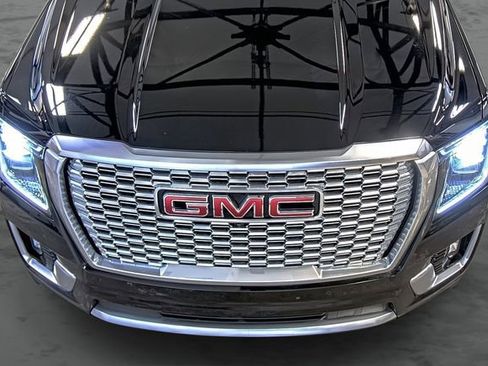 Used 2022 GMC Yukon Denali w/ Denali Ultimate Package AWD/4WD image 17