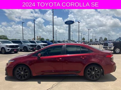 Used 2024 Toyota Corolla SE FWD image 4