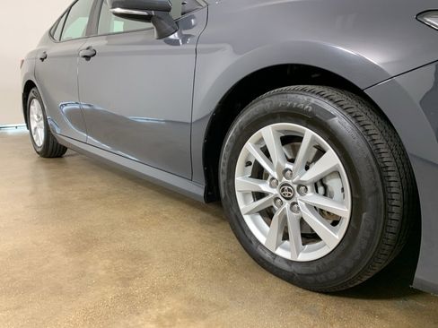 Used 2025 Toyota Camry LE image 37