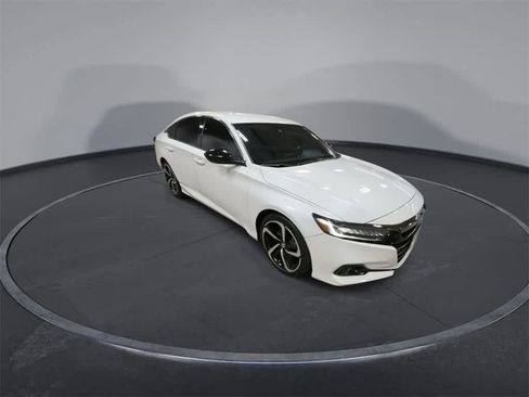 Used 2022 Honda Accord Sport image 2