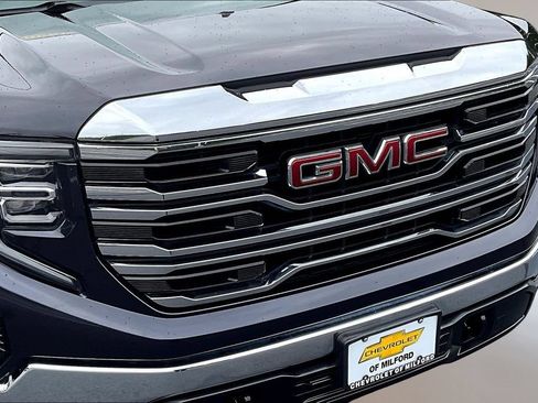 Used 2025 GMC Sierra 1500 SLT AWD/4WD image 30