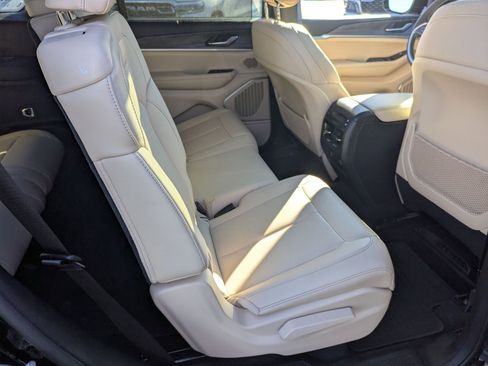 Certified 2024 Jeep Grand Cherokee L Limited w/ Luxury Tech Group II image 37