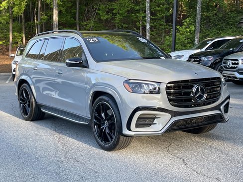 Used 2025 Mercedes-Benz GLS 450 4MATIC image 15