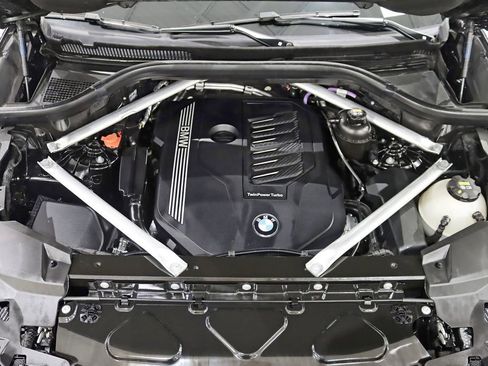 Used 2022 BMW X6 xDrive40i w/ M Sport Package image 38
