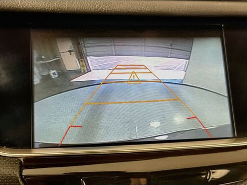 Used 2017 Cadillac XT5 Luxury w/ Driver Awareness Package FWD image 14