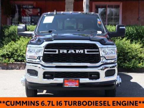 Used 2024 RAM 3500 Tradesman w/ Chrome Appearance Group AWD/4WD image 3