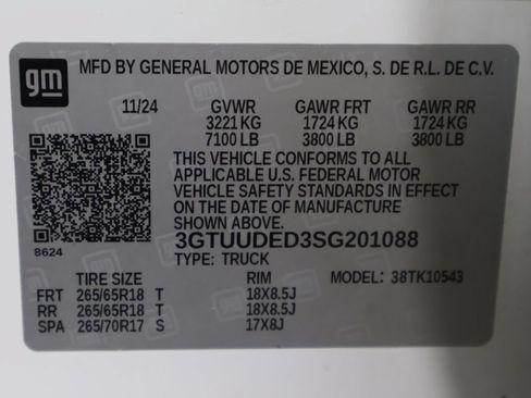 Used 2025 GMC Sierra 1500 SLT AWD/4WD image 40