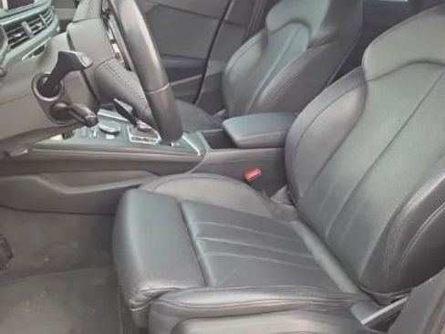Used 2017 Audi A4 2.0T Prestige w/ Prestige Package image 4
