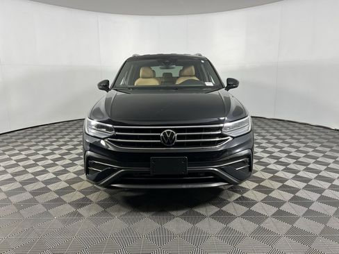 Used 2023 Volkswagen Tiguan SE image 12