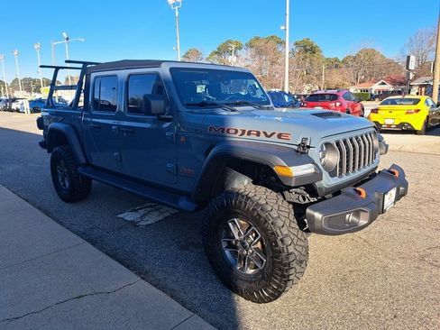 Used 2024 Jeep Gladiator Mojave w/ Technology Group image 8