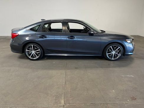 Used 2023 Honda Civic Touring image 2