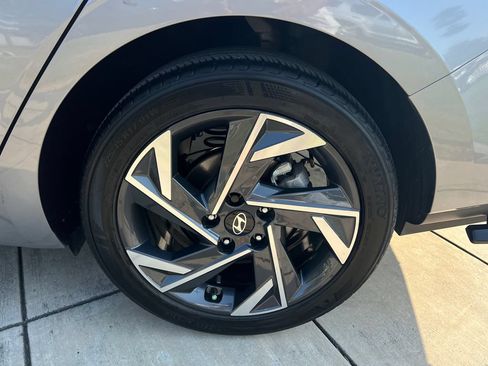 Certified 2025 Hyundai Elantra Sport FWD image 14