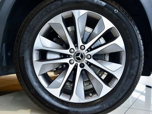 Used 2023 Mercedes-Benz GLE 350 4MATIC w/ Premium Package image 10