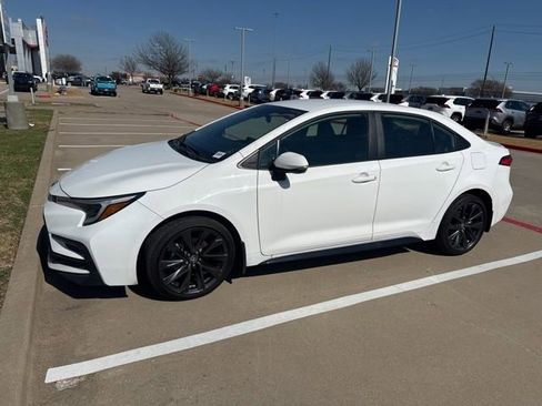 Used 2025 Toyota Corolla SE image 7
