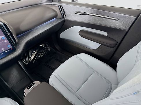 New 2026 Volvo EX30 Ultra w/ Protection Package Premier image 23