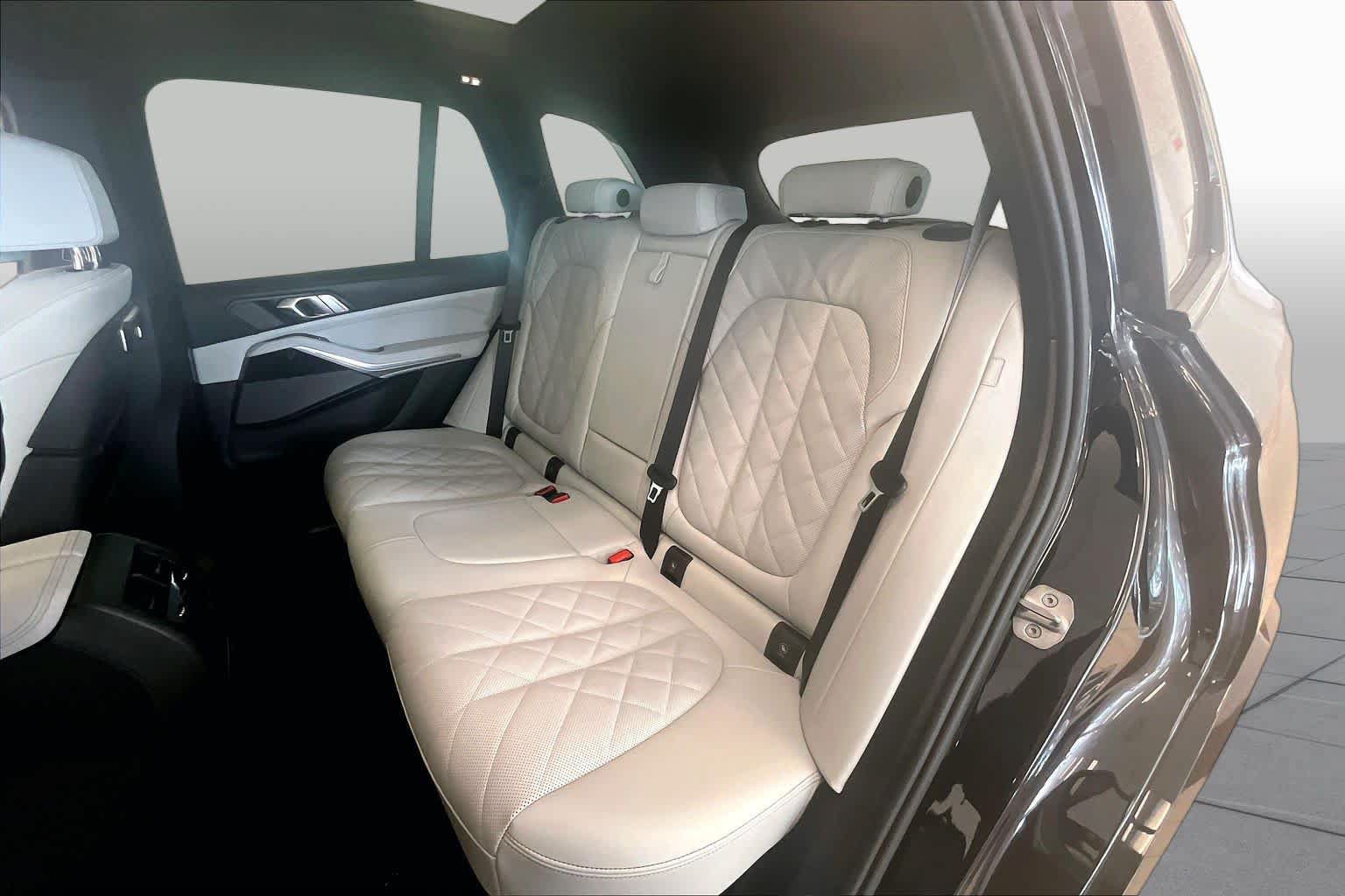 Used 2026 BMW X5 xDrive40i AWD/4WD image 13