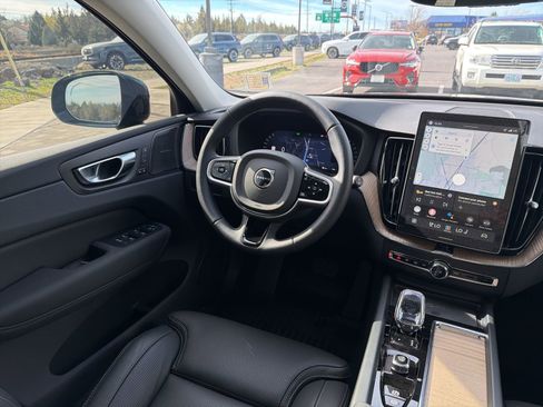 New 2026 Volvo XC60 B5 Ultra w/ Protection Package Premier AWD/4WD image 10