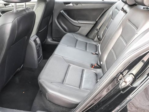 Used 2014 Volkswagen Jetta SE image 24