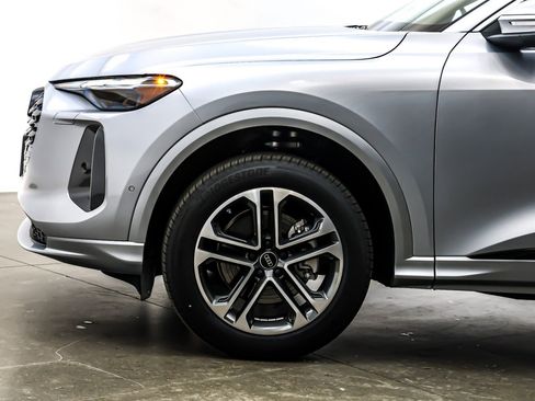 New 2025 Audi Q5 Premium image 10