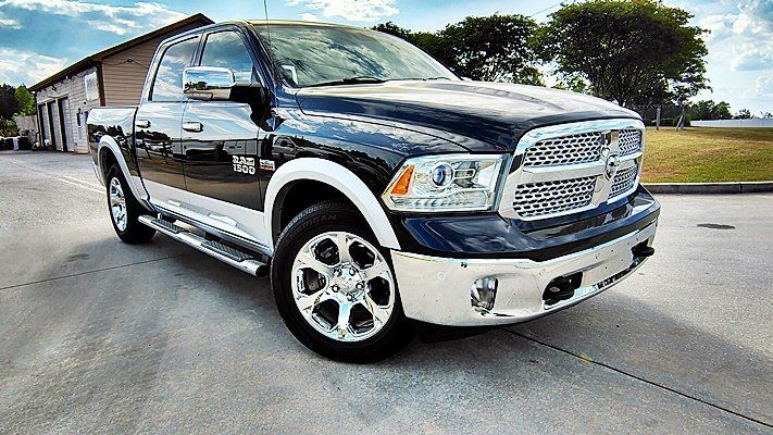 Used 2015 RAM 1500 Laramie w/ Convenience Group AWD/4WD image 2