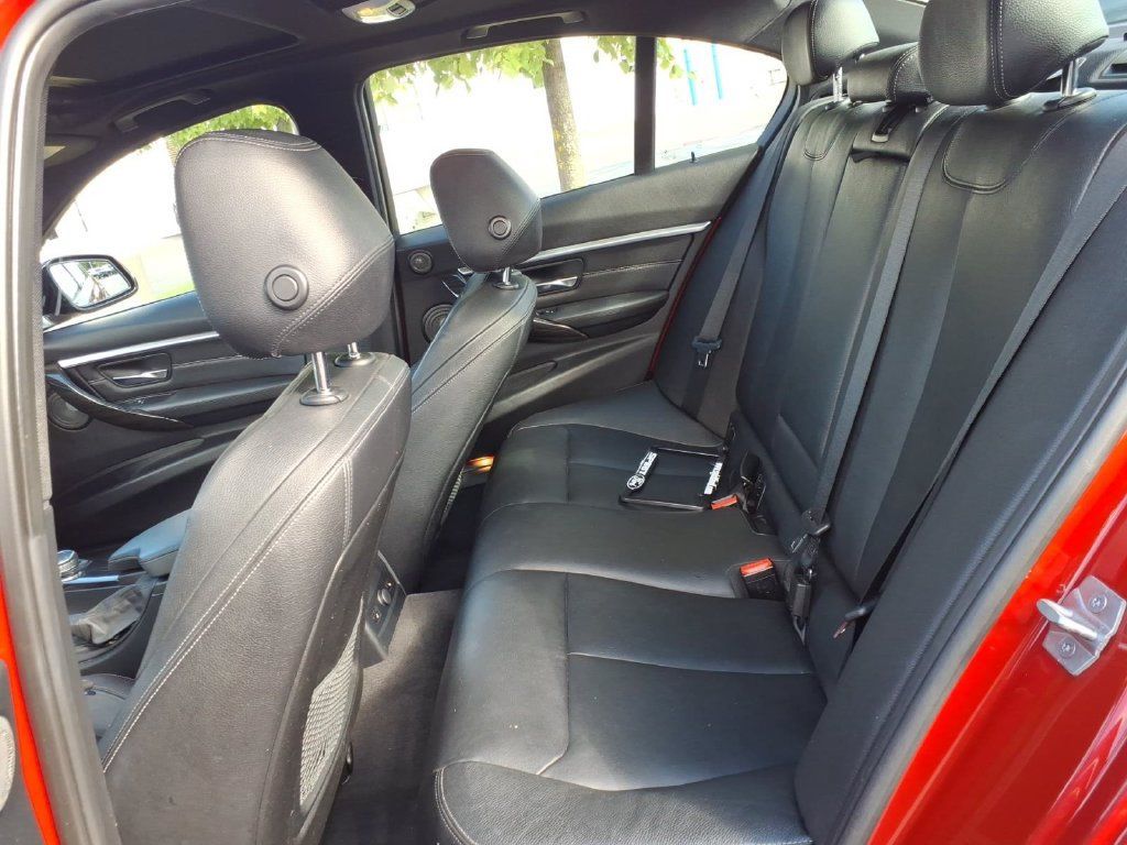 Used 2016 BMW 340i xDrive Sedan AWD/4WD image 8