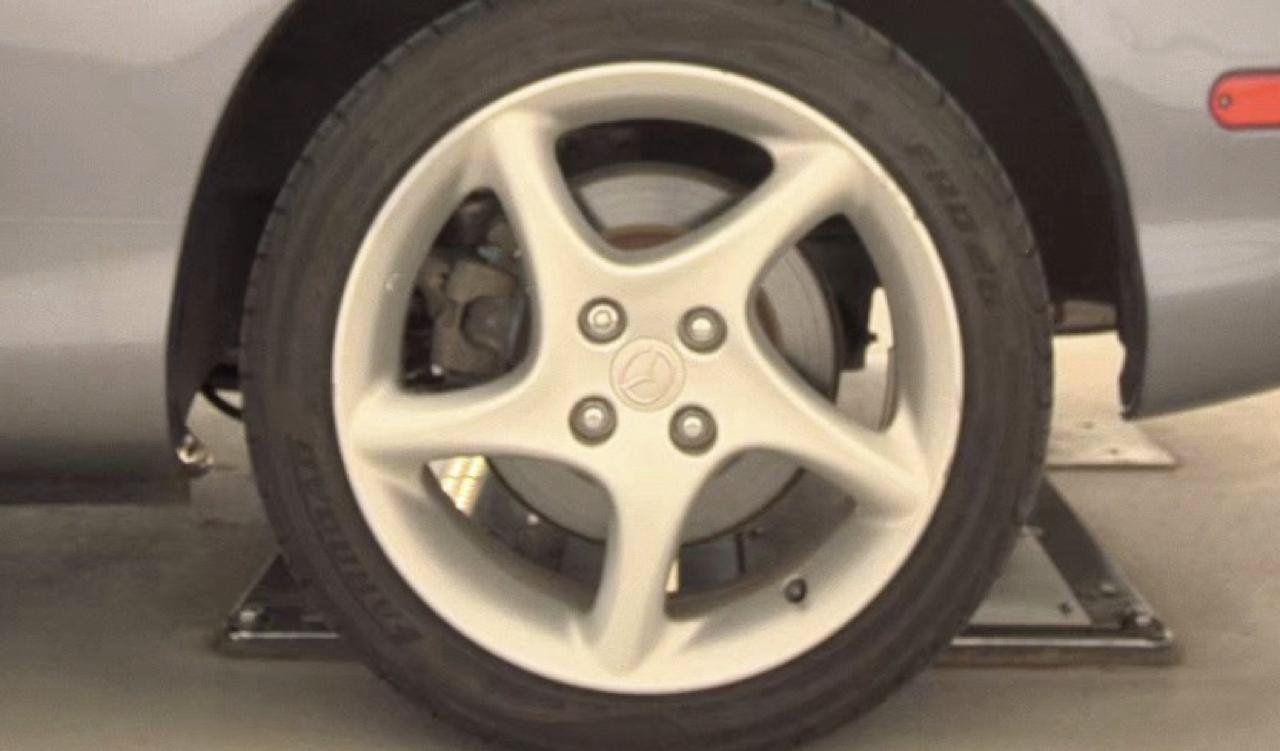 Used 2003 MAZDA MX-5 Miata RWD image 16