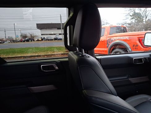 Used 2023 Ford Bronco Outer Banks w/ Sasquatch Package image 13