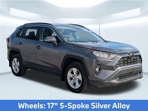 Used 2021 Toyota RAV4 XLE w/ XLE Grade Weather Package image 9