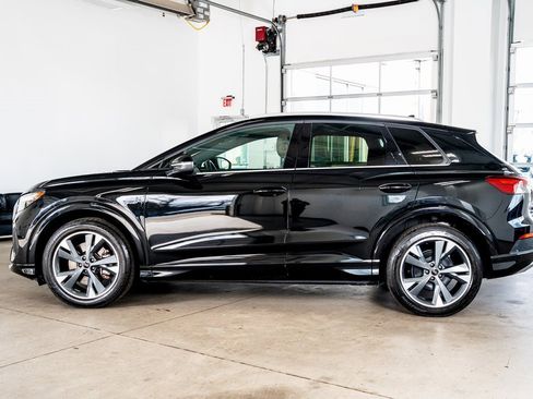 Used 2022 Audi Q4 e-tron Premium Plus image 8