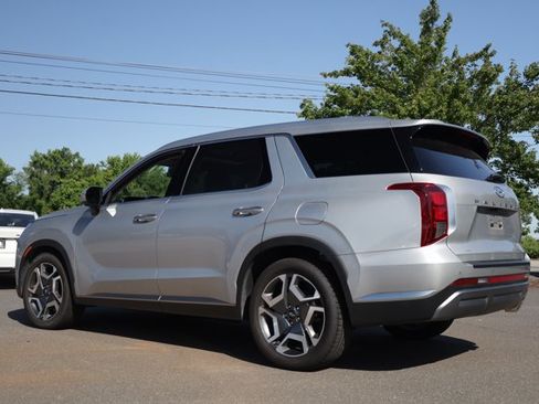 Used 2023 Hyundai Palisade Limited AWD/4WD image 3