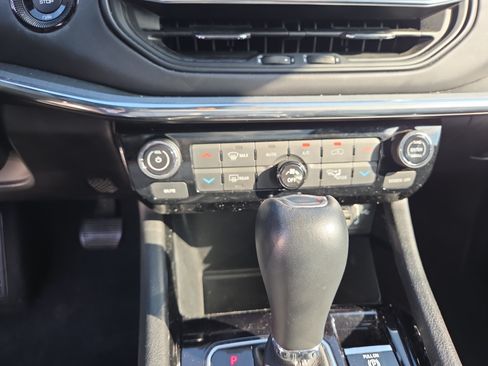 Certified 2022 Jeep Compass High Altitude AWD/4WD image 7
