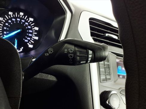 Used 2016 Ford Fusion SE image 20