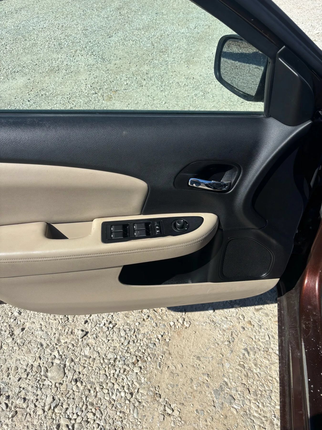 Used 2012 Chrysler 200 Limited FWD image 9