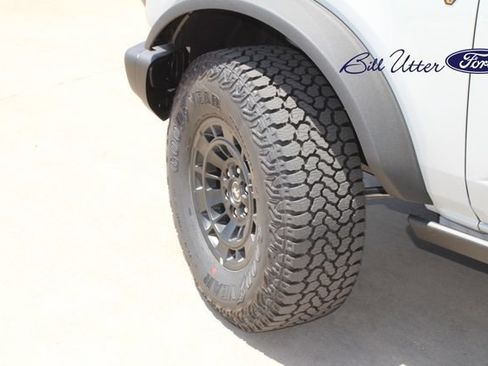 New 2026 Ford Bronco Badlands w/ Sasquatch Package AWD/4WD image 5