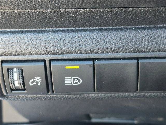 Used 2025 Toyota Corolla LE FWD image 10